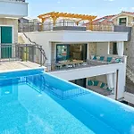 Luxe House Near With Pool,jacuzzi, Sauna ヴィラ イェセニツェ
