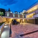 Luxe House Near With Pool,jacuzzi, Sauna ヴィラ イェセニツェ