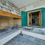 Luxe House Near With Pool,jacuzzi, Sauna * イェセニツェ
