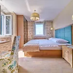 Luxe House Near With Pool,jacuzzi, Sauna ヴィラ *