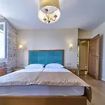 Luxe House Near With Pool,jacuzzi, Sauna * イェセニツェ