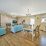 Luxe House Near With Pool,jacuzzi, Sauna ヴィラ *
