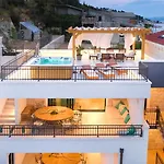 Luxe House Near With Pool,jacuzzi, Sauna * イェセニツェ