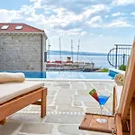 Luxe House Near With Pool,jacuzzi, Sauna * イェセニツェ