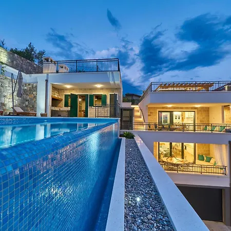 Luxe House Near With Pool,jacuzzi, Sauna * Jesenice (Split-Dalmatia)