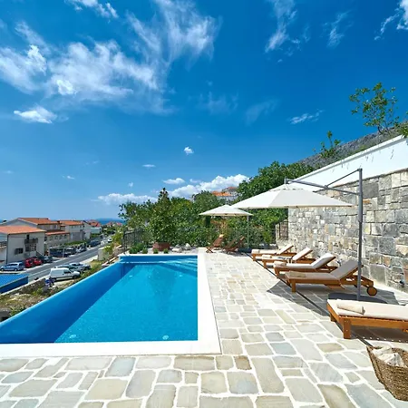 Luxe House Near With Pool,jacuzzi, Sauna Jesenice (Split-Dalmatia)