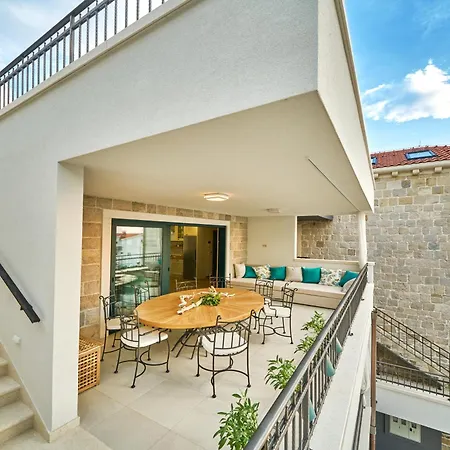 Luxe House Near With Pool,jacuzzi, Sauna