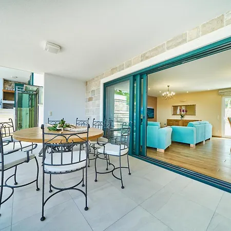 Luxe House Near With Pool,jacuzzi, Sauna Jesenice (Split-Dalmatia)