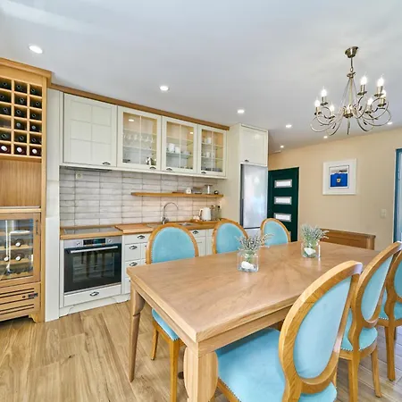 Βίλα Luxe House Near With Pool,jacuzzi, Sauna *