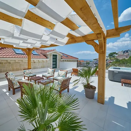 Luxe House Near With Pool,jacuzzi, Sauna