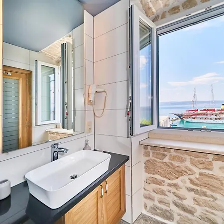 Luxe House Near With Pool,jacuzzi, Sauna Jesenice (Split-Dalmatia)