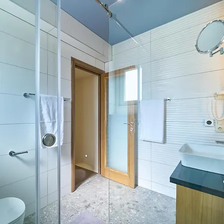 Luxe House Near With Pool,jacuzzi, Sauna Βίλα Jesenice (Split-Dalmatia)