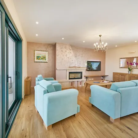 Luxe House Near With Pool,jacuzzi, Sauna Βίλα Jesenice (Split-Dalmatia)