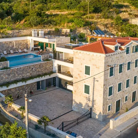 Luxe House Near With Pool,jacuzzi, Sauna Βίλα Jesenice (Split-Dalmatia)